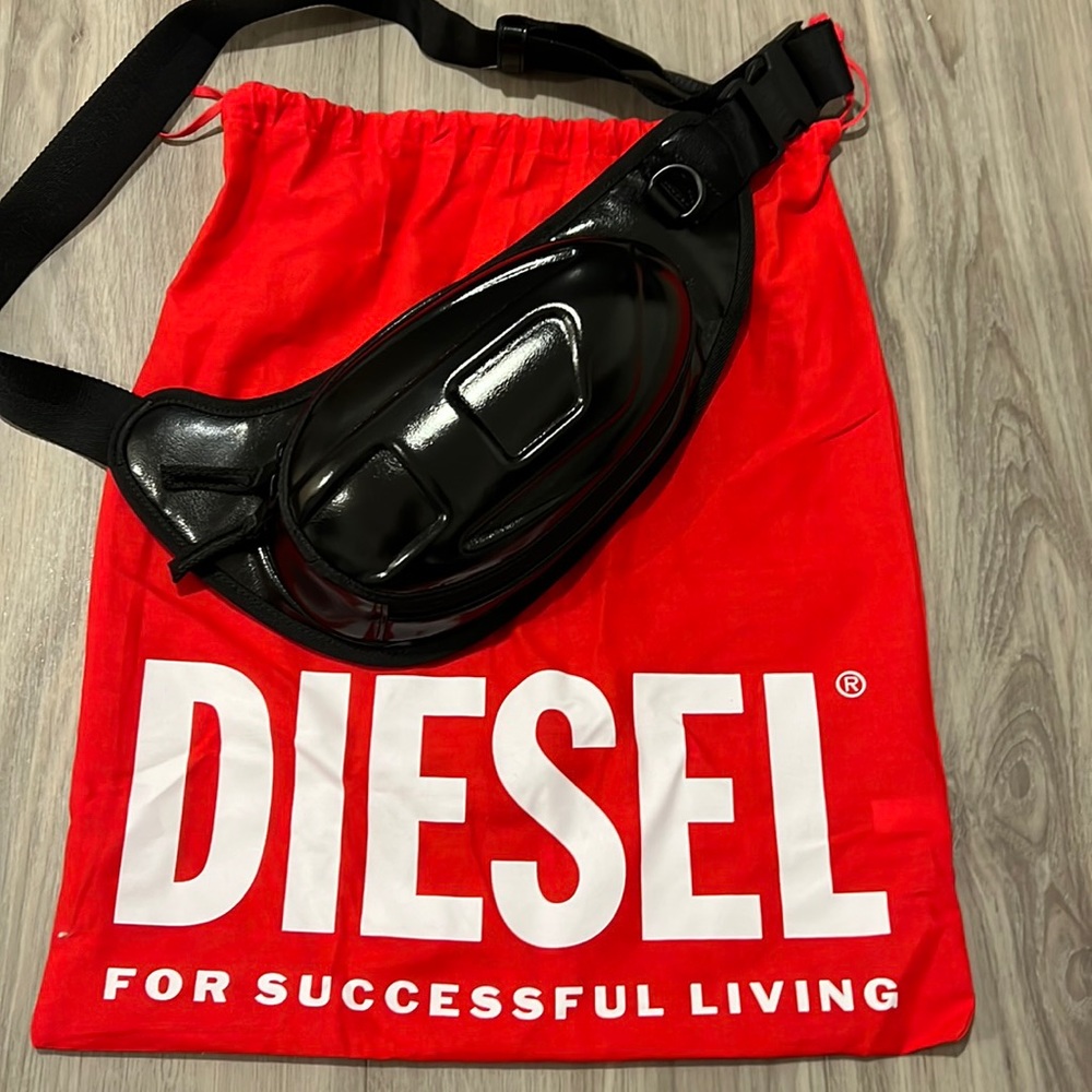 Diesel Crossbody bag limited NFT Hape edition. Collectible!